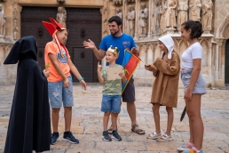 Alumnes disfressats a l'activitat de la Tarragona medieval